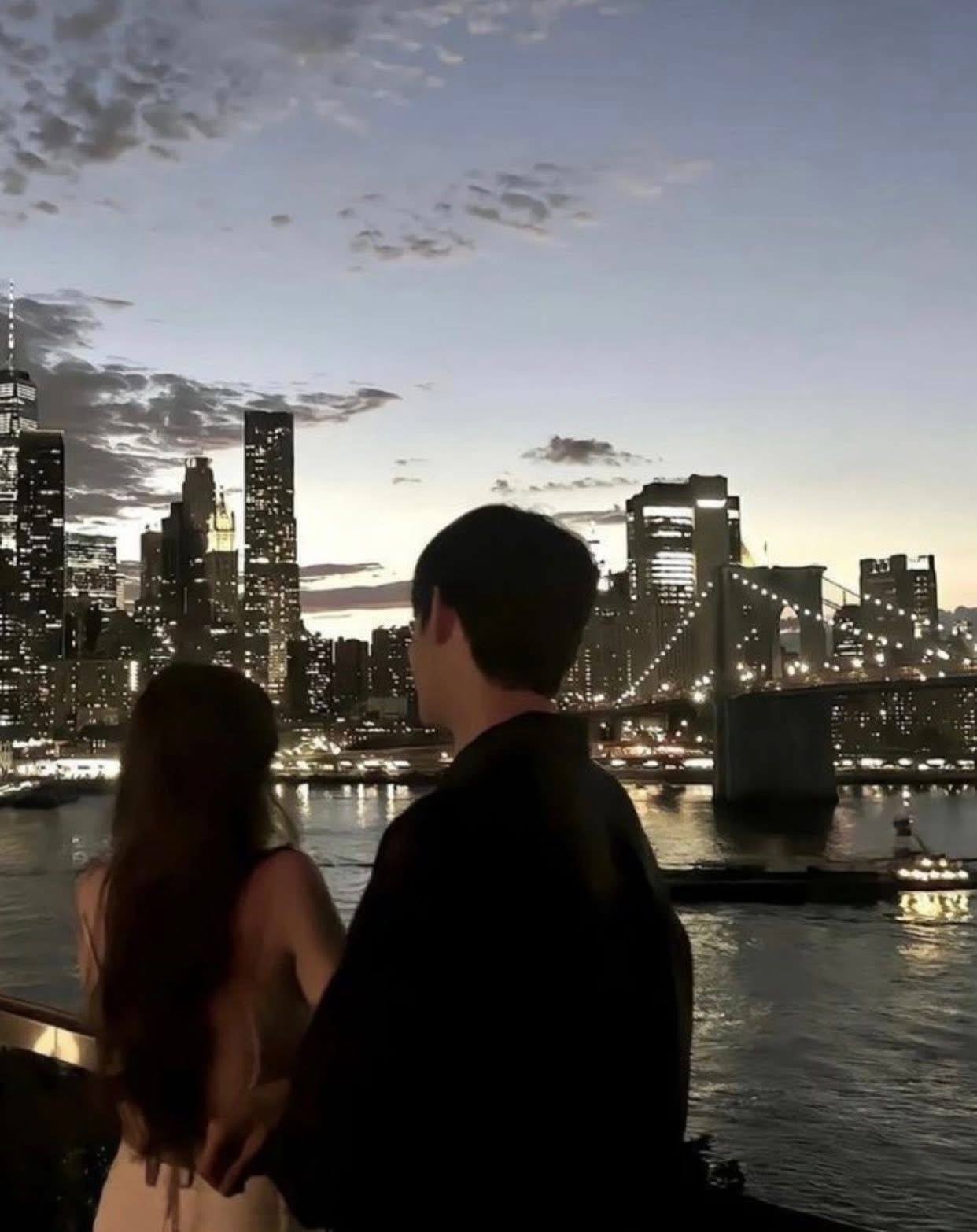 AI LÀ NGƯỜI KHÔNG ĐỦ TƯ CÁCH