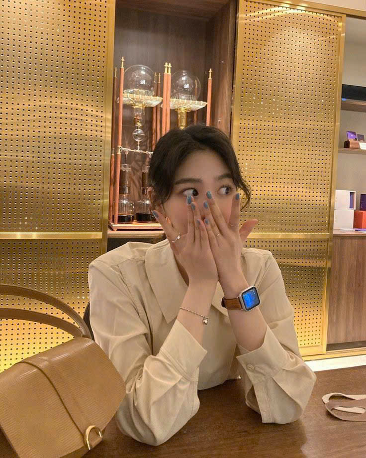 Gặp Phải Mẹ Chồng Điển Hình Kiểu Ác, Tôi Lại Thành Con Dâu Cưng